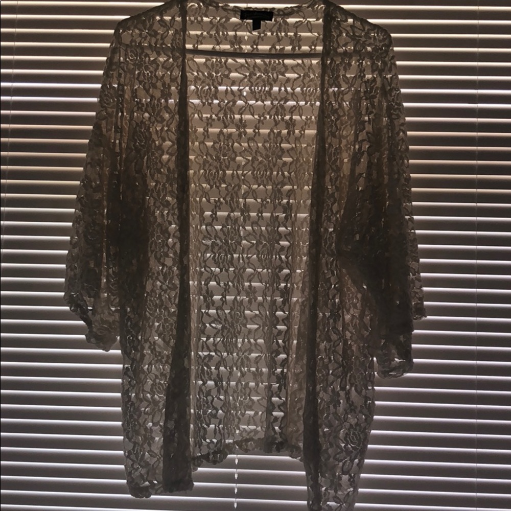 BEAUTIFUL lace kimono/cover up